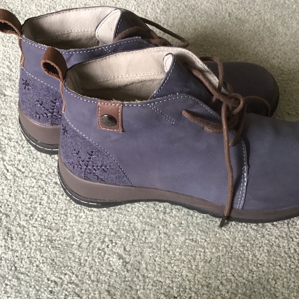 Jambu Women's Purple Lace Up Boots